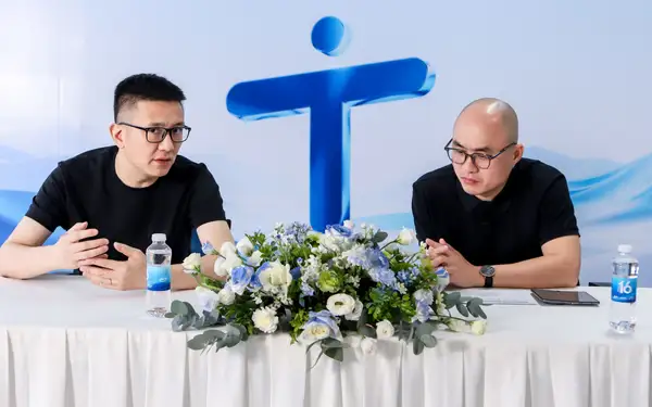 Máy Lau Sàn Khô Ướt: Xu Hướng Mới Có Thể Vượt Máy Hút Bụi Truyền Thống?