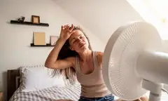 Đổ Mồ Hôi Đêm: Dấu Hiệu Cảnh Báo Sức Khỏe Không Nên Xem Nhẹ